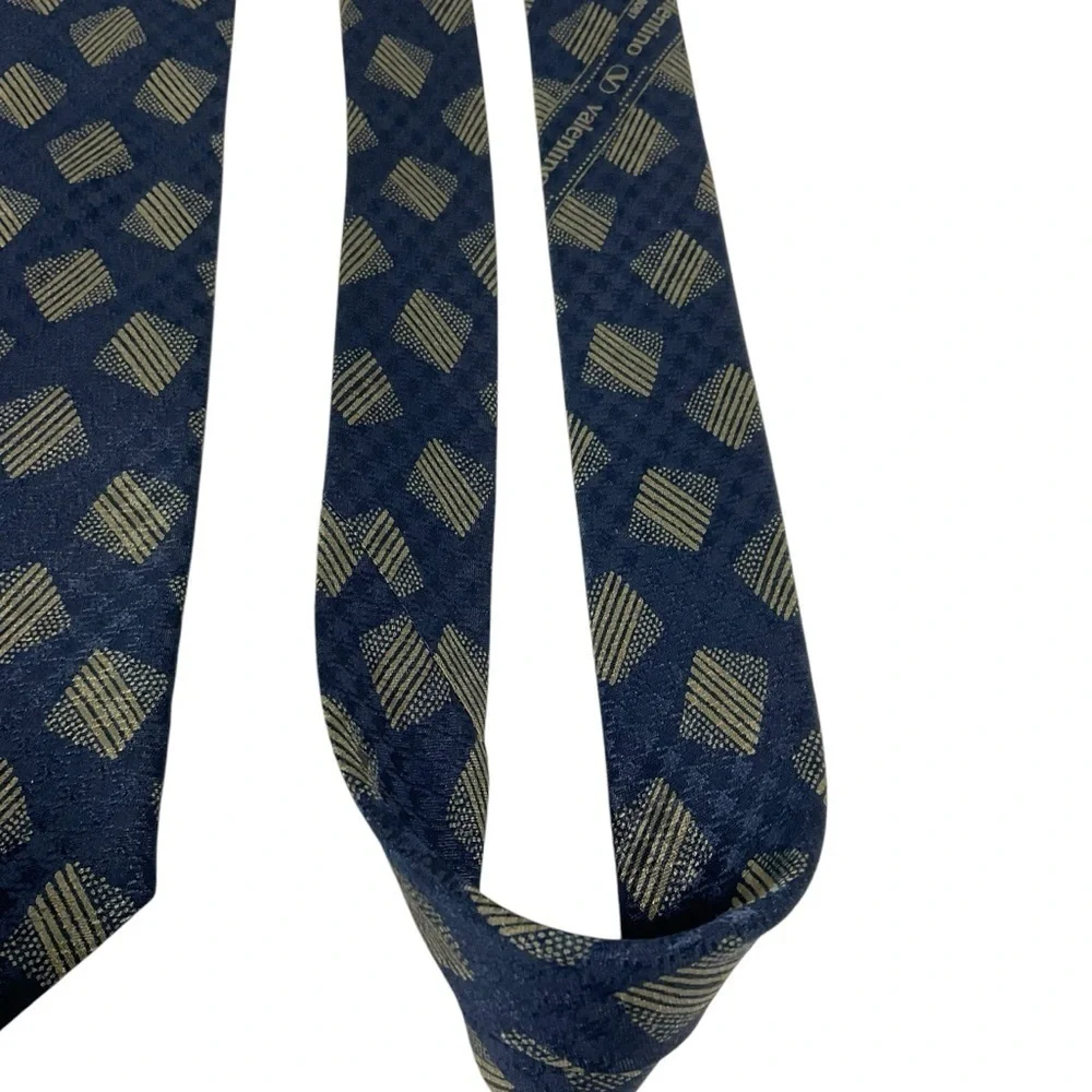 Valentino Cravatte Silk Tie Geometric Pattern Hand Made in Italy 55.5” x 3 7/8”